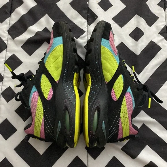 Kids Puma Sneakers - Picture 3 of 4